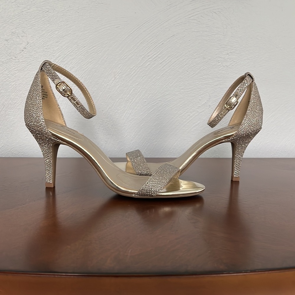 Bandolino Madia Open Toe Sandals - Picture 2 of 6
